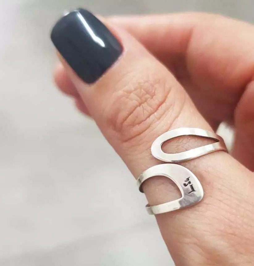 טבעת אגודל מיוחדת עם חריטה אישית